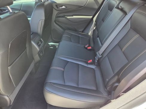Used 2024 Chevrolet Equinox Premier FWD image 11