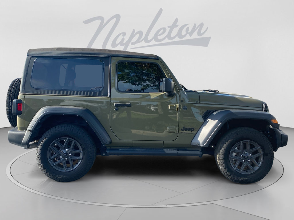 Used 2025 Jeep Wrangler Sport AWD/4WD image 7