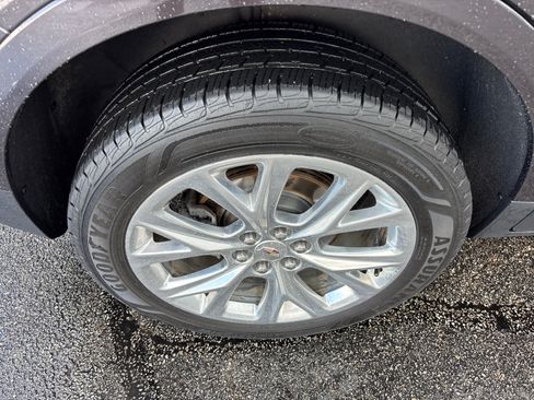 Used 2018 Cadillac XT5 Luxury w/ Driver Awareness Package FWD image 10