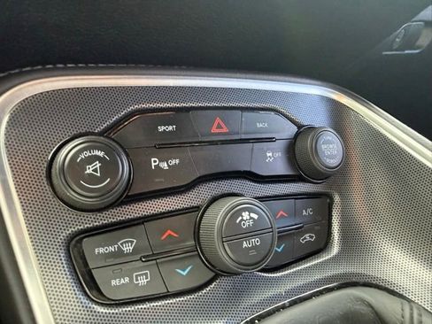 Used 2015 Dodge Challenger R/T w/ Quick Order Package 22D R/T RWD image 25