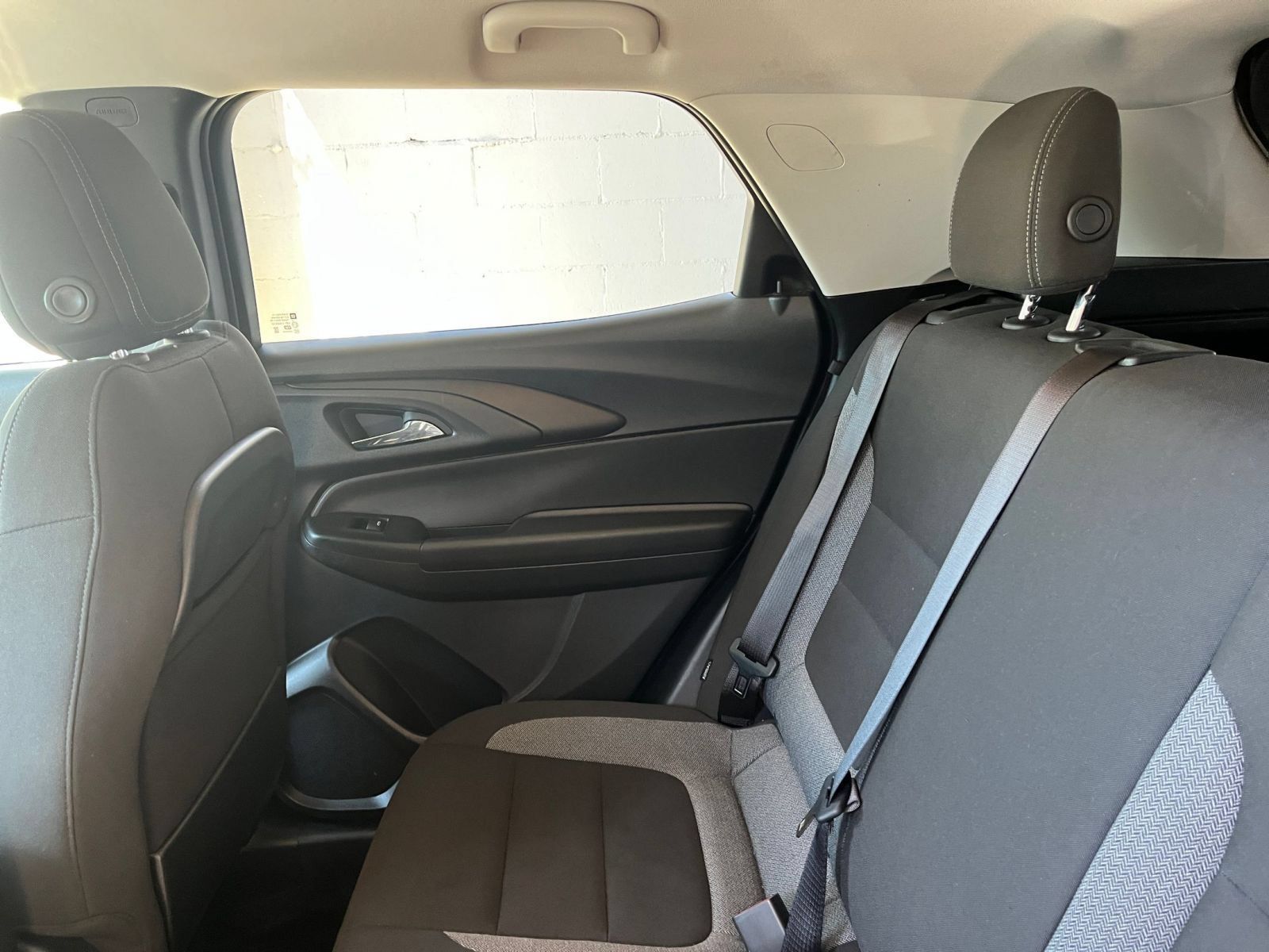 Used 2025 Chevrolet TrailBlazer LT FWD image 39