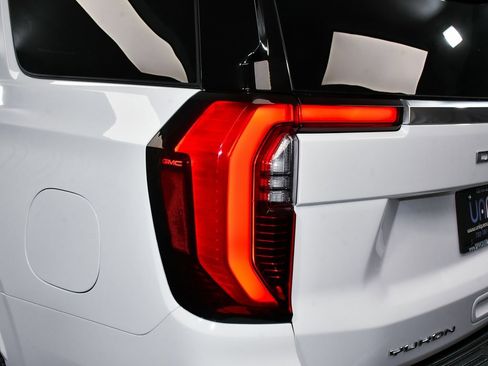 Used 2025 GMC Yukon Denali image 88