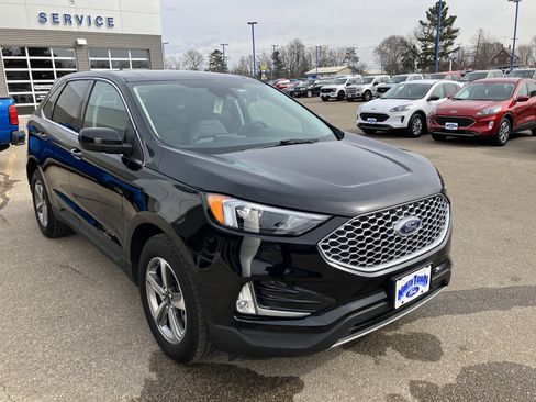 Used 2024 Ford Edge SEL w/ Convenience Package image 4