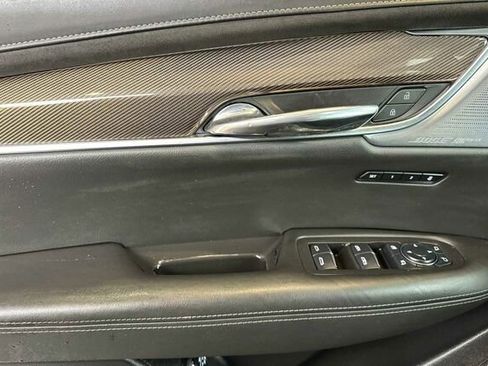 Certified 2024 Cadillac XT6 Sport w/ Platinum Package image 11