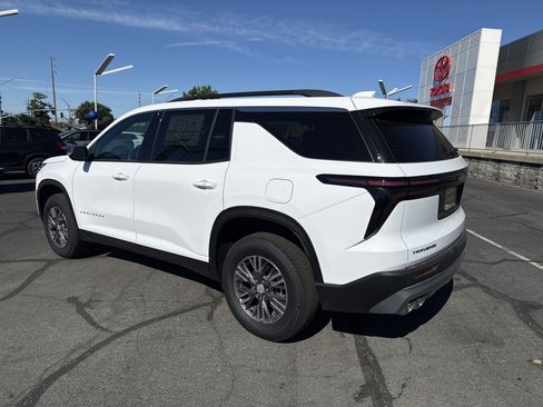 New 2026 Chevrolet Traverse LT FWD image 3