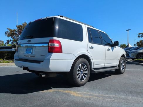 Used 2017 Ford Expedition XLT image 5