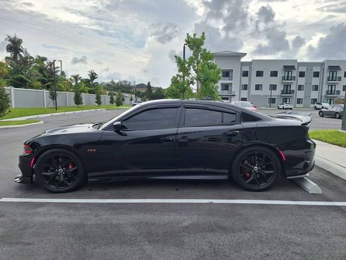 Used 2018 Dodge Charger R/T Scat Pack RWD image 1