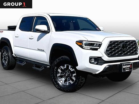 Used 2023 Toyota Tacoma TRD Off-Road w/ TRD Premium Off Road Package AWD/4WD image 3