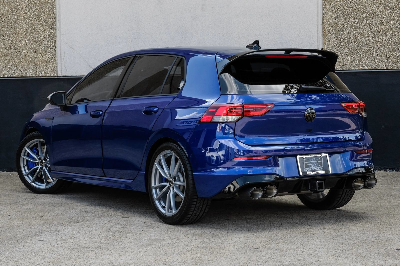 Used 2024 Volkswagen Golf R AWD/4WD image 10