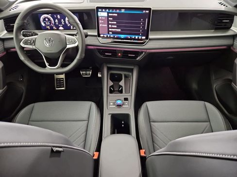 New 2026 Volkswagen Tiguan SE R-Line image 15