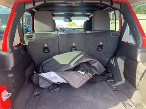 Used 2025 Jeep Wrangler Sport S image 22