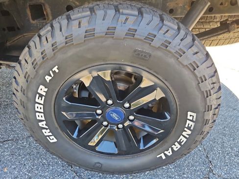 Used 2015 Ford F150 XLT w/ Trailer Tow Package image 23