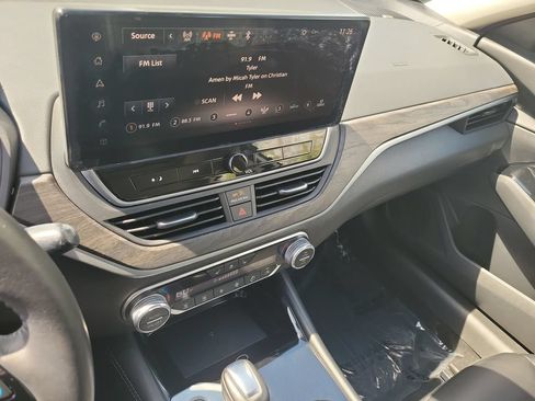 Used 2023 Nissan Altima 2.5 SL FWD image 15