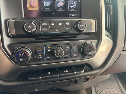 Used 2018 Chevrolet Silverado 1500 LT w/ LT Eassist Package AWD/4WD image 21