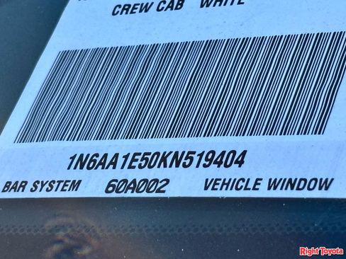 Used 2019 Nissan Titan SV w/ SV Convenience Package AWD/4WD image 32
