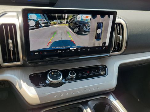 New 2026 Ford Expedition Active image 20