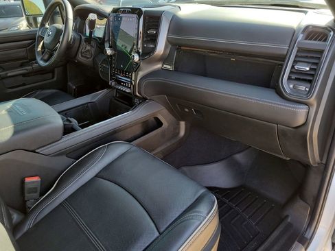 Used 2024 RAM 2500 Limited image 30