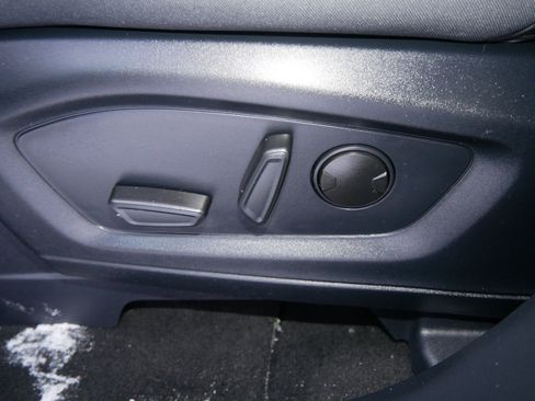 Used 2025 Ford Explorer Active image 19