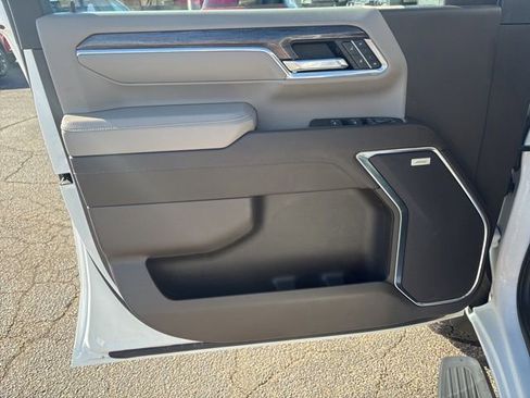 Used 2025 Chevrolet Silverado 2500 LTZ w/ Z71 Chrome Sport Edition image 10