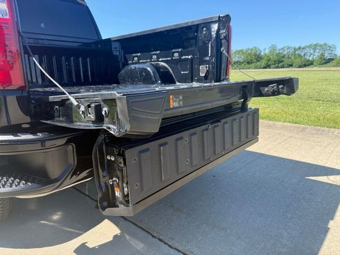 Used 2024 Chevrolet Silverado 1500 Custom Trail Boss w/ Turbomax Blackout Package AWD/4WD image 7