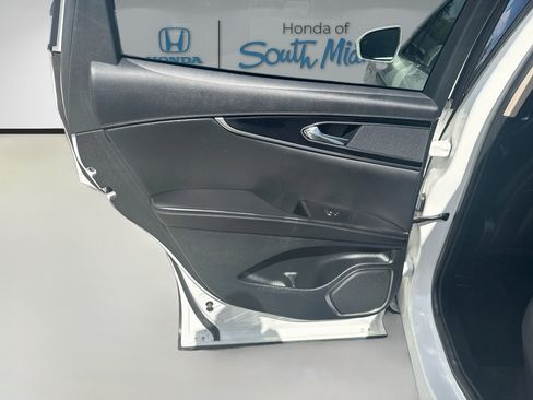 Used 2023 Lincoln Nautilus AWD w/ Premium Package image 25