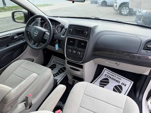 Used 2013 Dodge Grand Caravan American Value Package FWD image 17