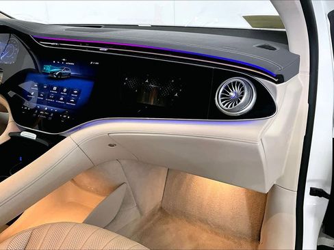 Used 2023 Mercedes-Benz EQS 580 4MATIC SUV image 19