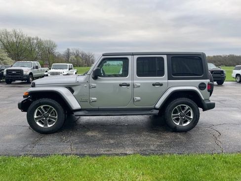 Used 2019 Jeep Wrangler Unlimited Sahara AWD/4WD image 10