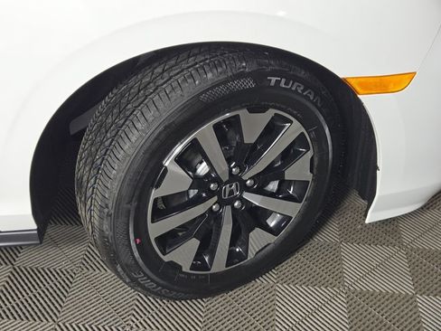 Used 2026 Honda Odyssey EX-L image 7