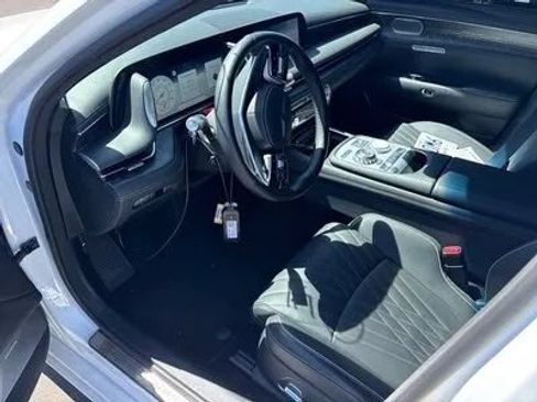 Used 2024 Genesis G90 3.5T AWD/4WD image 4