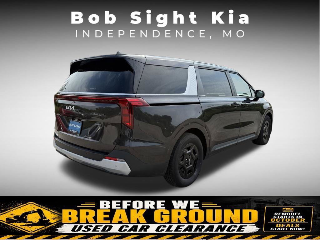 Used 2025 Kia Carnival FWD image 15