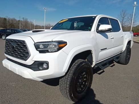Used 2022 Toyota Tacoma TRD Off-Road image 6