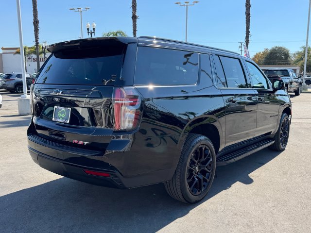 Certified 2023 Chevrolet Suburban RST w/ Luxury Package AWD/4WD image 5