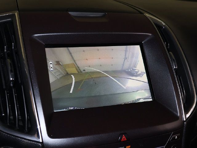 Used 2018 Ford Edge Titanium w/ Equipment Group 302A AWD/4WD image 19