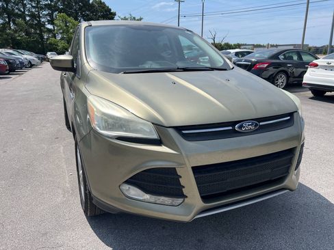 Used 2013 Ford Escape SE w/ Class II Trailer Tow Pkg AWD/4WD image 4