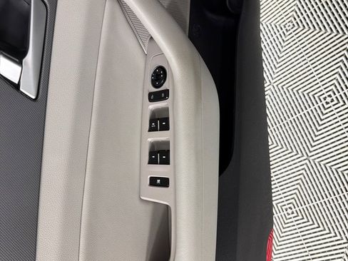 Used 2015 Hyundai Sonata SE w/ Option Group 02 image 9