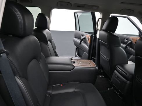 Used 2024 Nissan Armada SL w/ Captain's Chairs Package image 12