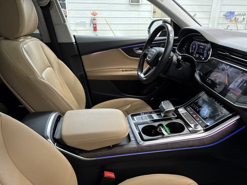 Used 2020 Audi Q8 Premium Plus image 28