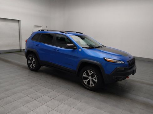 Used 2018 Jeep Cherokee Trailhawk image 11