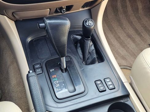 Used 1999 Toyota Land Cruiser image 32