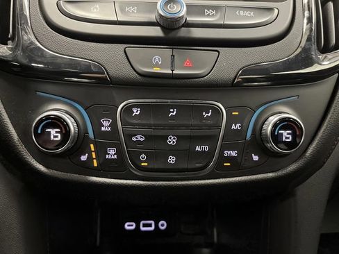 Used 2024 Chevrolet Equinox RS w/ RS Leather Package image 20