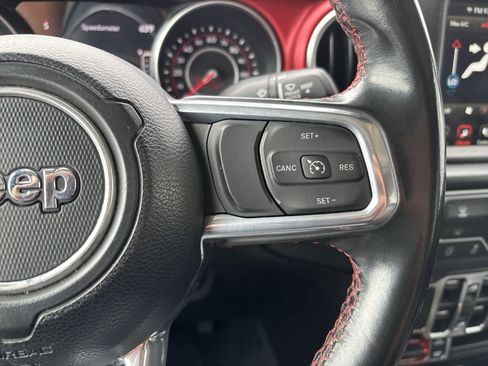Used 2022 Jeep Gladiator Rubicon w/ LED Lighting Group AWD/4WD image 9