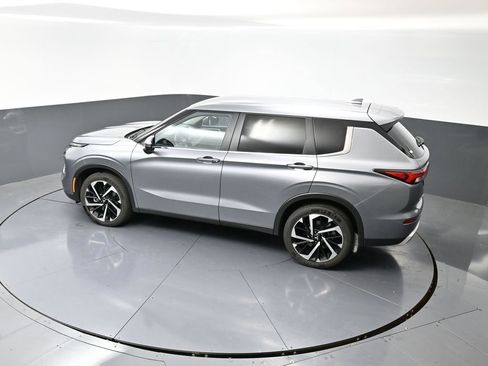 Used 2024 Mitsubishi Outlander SE image 47