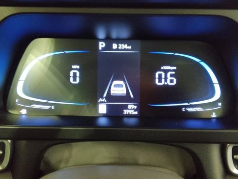 Used 2025 Hyundai Elantra Sport FWD image 23