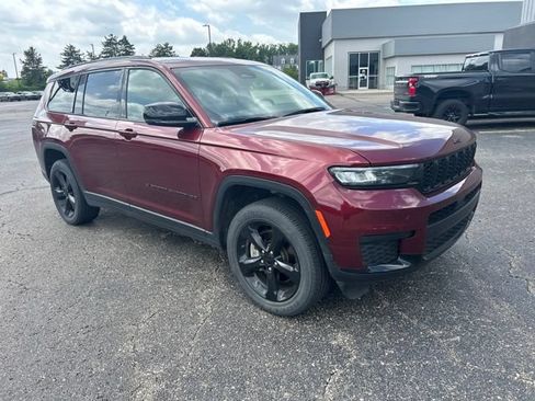 Used 2023 Jeep Grand Cherokee L Laredo AWD/4WD image 5