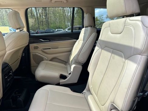 Used 2022 Jeep Grand Cherokee L Limited AWD/4WD image 20