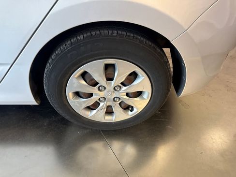 Used 2016 Hyundai Accent SE FWD image 8