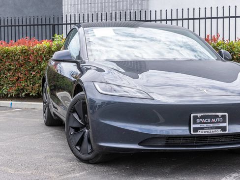 Used 2025 Tesla Model 3 Long Range RWD image 15