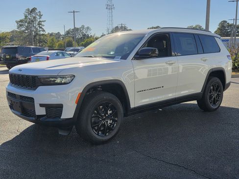 New 2025 Jeep Grand Cherokee L Altitude image 6