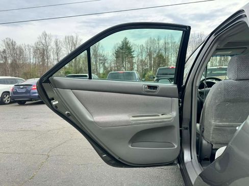 Used 2002 Toyota Camry LE image 11